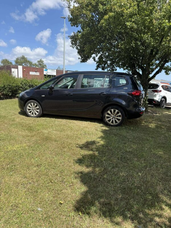 Vauxhall Zafira Tourer Exclusiv Turbo - Image 3