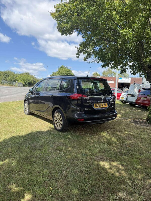 Vauxhall Zafira Tourer Exclusiv Turbo - Image 2